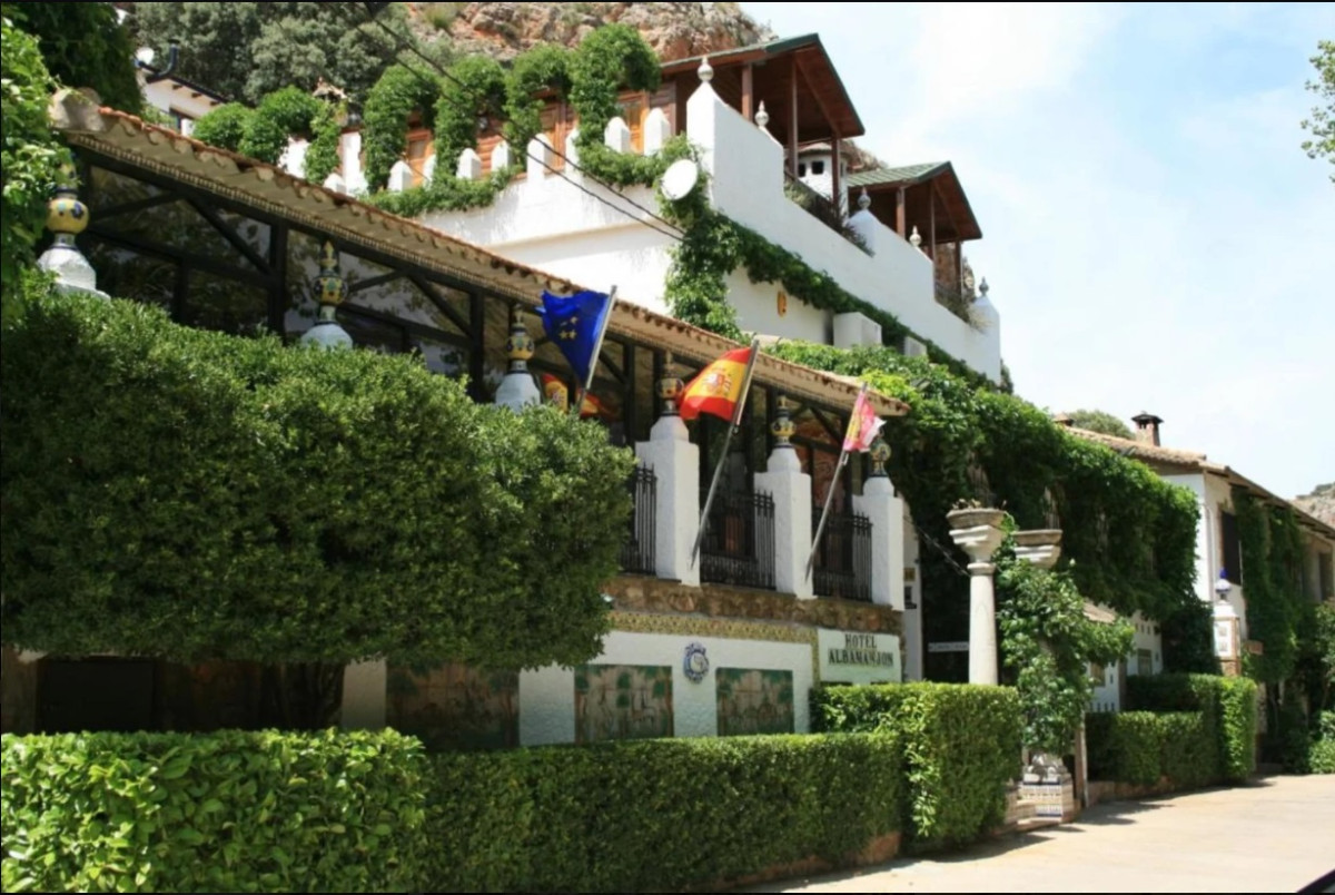 Hotel Albamanjon, a la venta en las lagunas de Ruidera