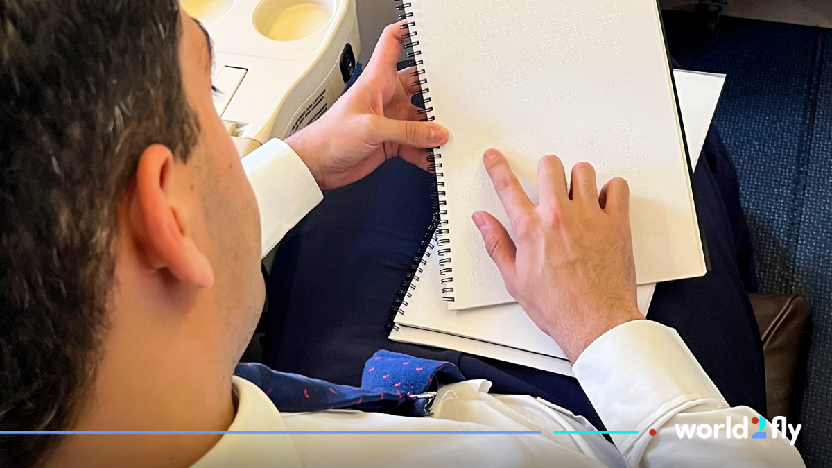 World2Fly integra información en braille para una aviación más inclusiva