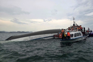 El naufragio de un barco turístico en Vietnam deja al menos 38 fallecidos