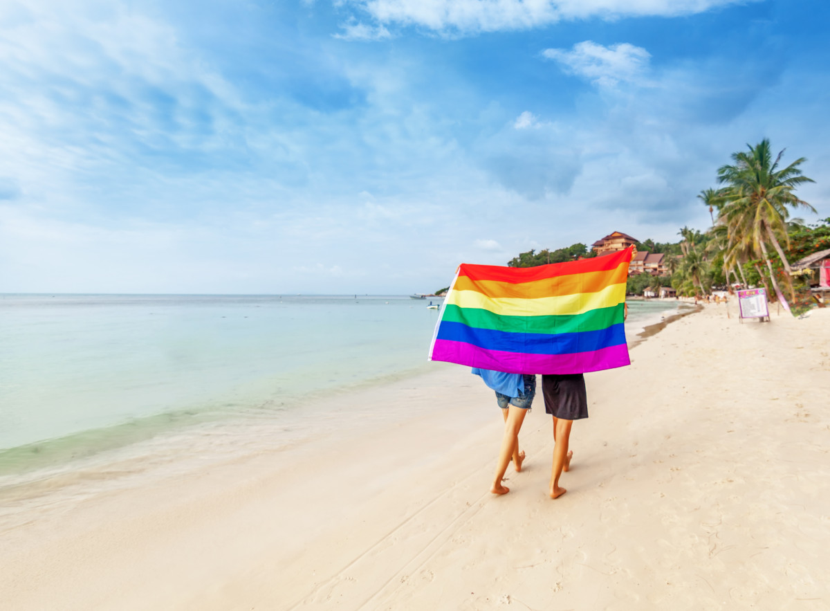 Playas con orgullo: los arenales LGTBI+ más top de España