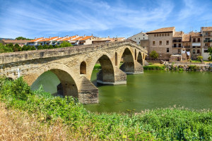 Navarra baja del notable al aprobado en reputación del turismo