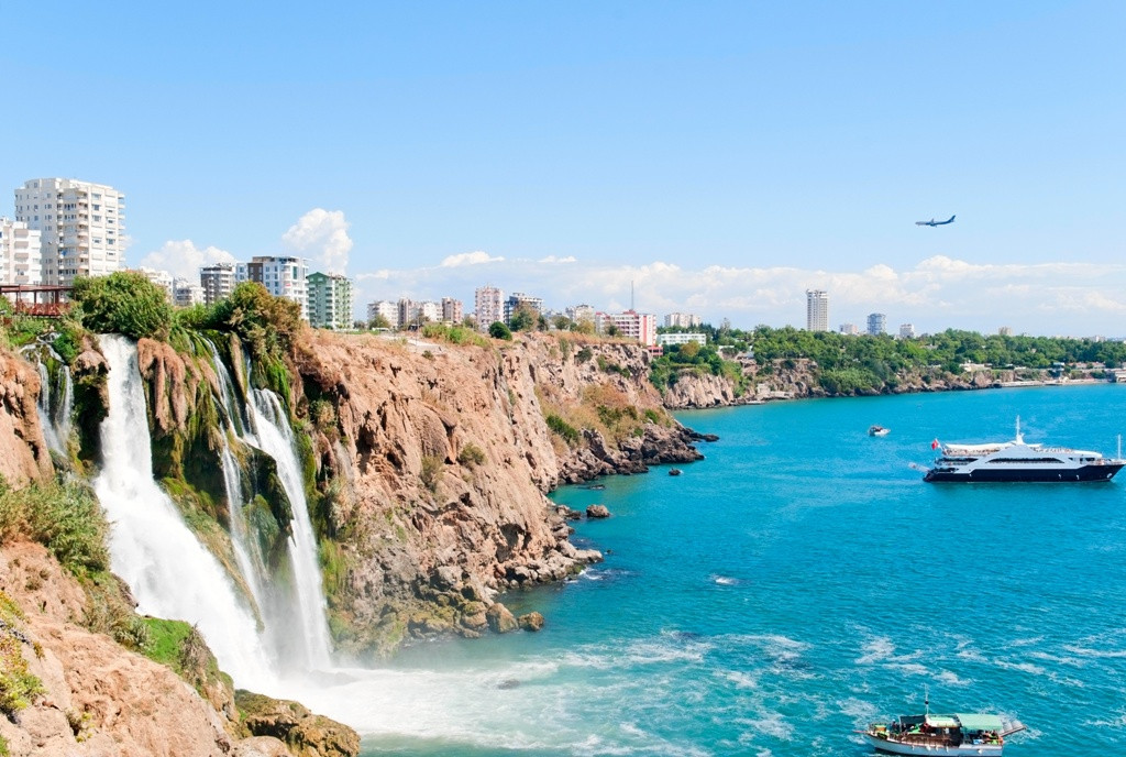 Turquía mantiene el liderazgo sobre España en turismo con paquete en 2024