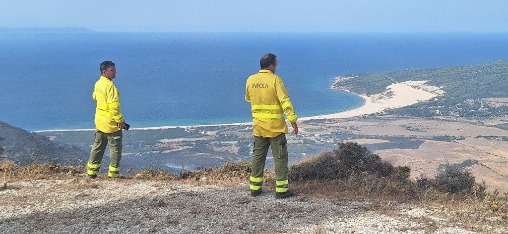 incendio Tarifa, controlado, abre debate sobre regulación turismo 