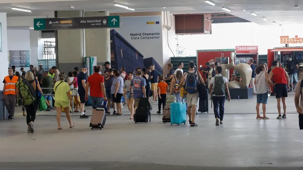 ¿Sigue cortada la línea de alta velocidad Madrid-Galicia?