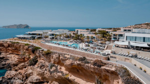 Vuelco al hotel 7Pines de Ibiza: tantea nuevo dueño y marca top mundial