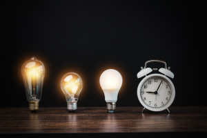 Cambio de hora 2025: cómo afecta a la factura de la luz