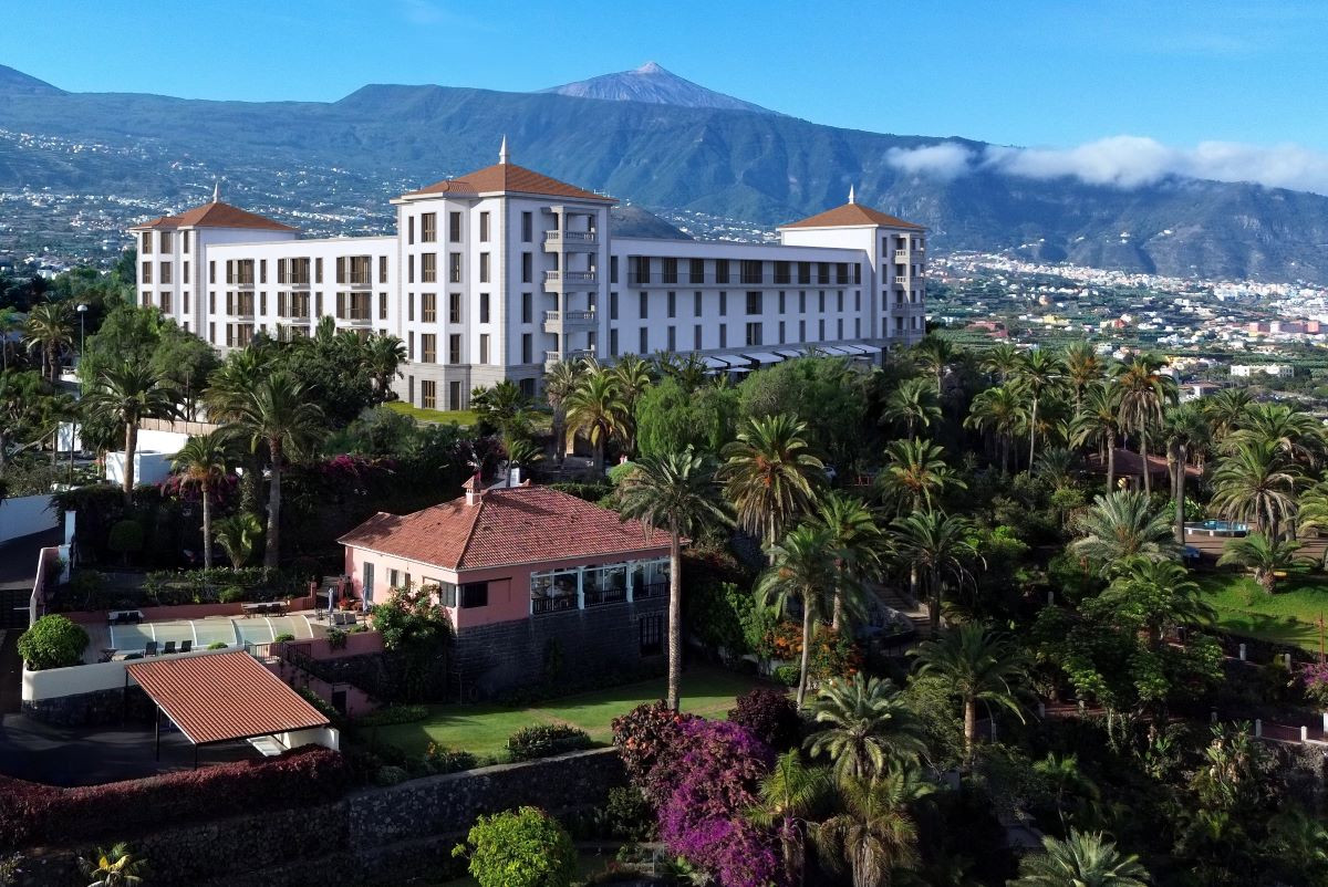 Preparativos de uno de los hoteles más emblemáticos de Canarias al reabrir