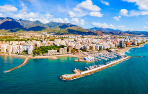 Hoteleros equiparan este verano con el de 2024 que fue de récord