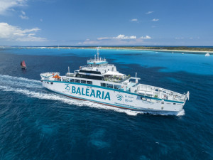 Baleària lleva a los tribunales la limitación de vehículos en Ibiza