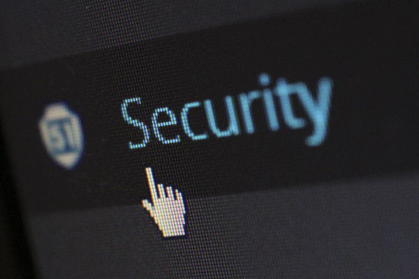 Un ciberataque pone en jaque a los aeropuertos europoes. ¿Cómo protegerse contra las 'hackers