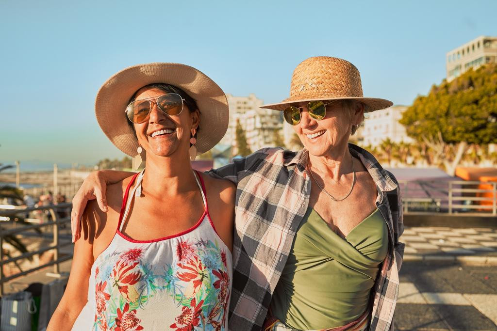 El programa de turismo del Imserso permite a jubilados asturianos acceder a destinos de costa e interior a precios reducidos. Fuente: Adobe Stock El programa de turismo del Imserso permite a jubilados asturianos acceder a destinos de costa e interior a precios reducidos.