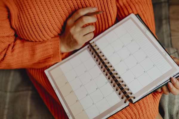 Calendario laboral 2026 en España: días festivos, puentes y combinaciones para viajar más