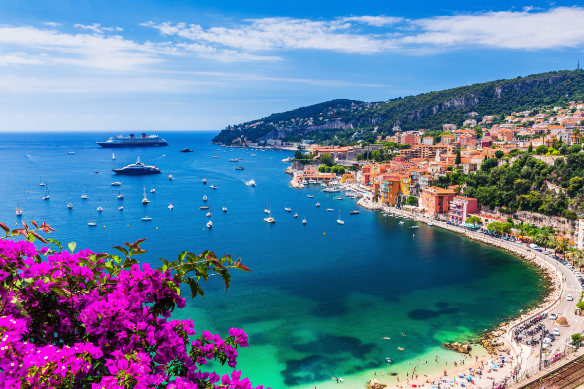 Francia bate récord de ocupación hotelera en verano con 257,8 millones de noches