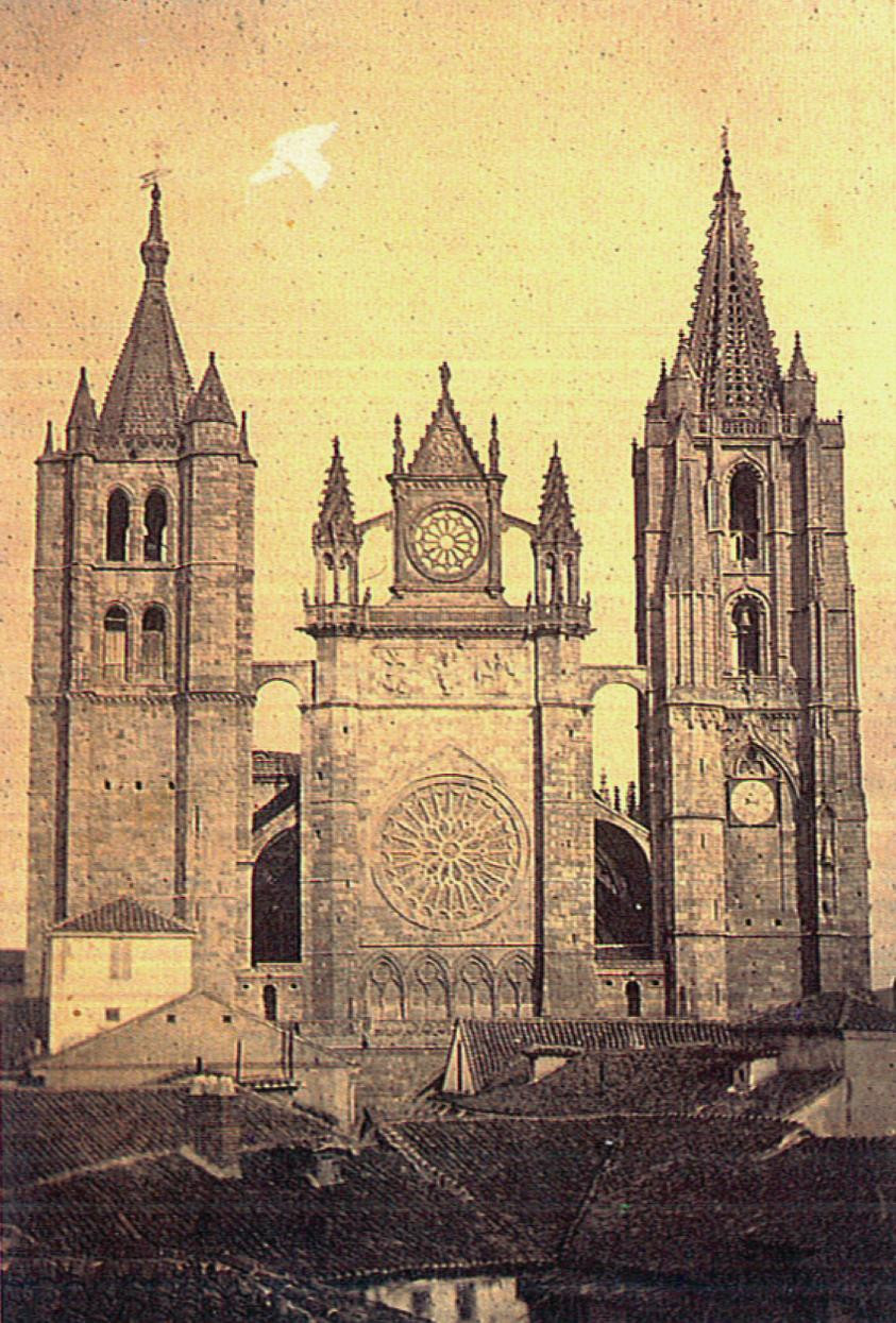 No es Burgos, pero está en Castilla y León: el primer Monumento Nacional de España fue desmontado piedra a piedra