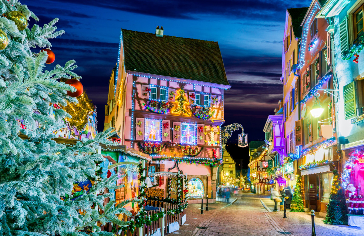 Estos 5 viajes a mercadillos navideños 2025 son pura magia (y más baratos de lo que crees)