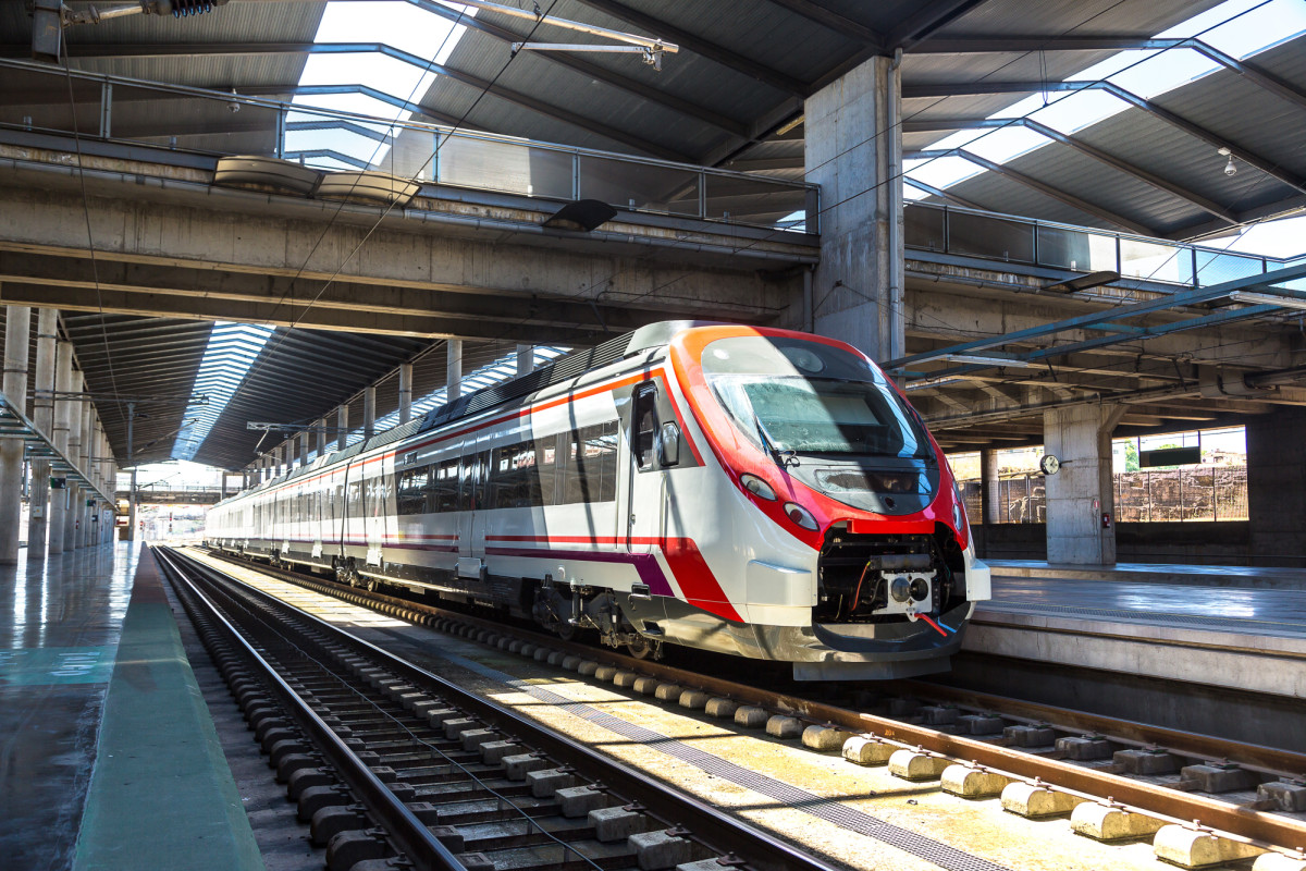 Reducción de vuelos cortos o la recuperación de trenes nocturnos: así es la Ley de Movilidad Sostenible