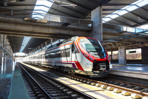 Reducción de vuelos cortos o la recuperación de trenes nocturnos: así es la Ley de Movilidad Sostenible 