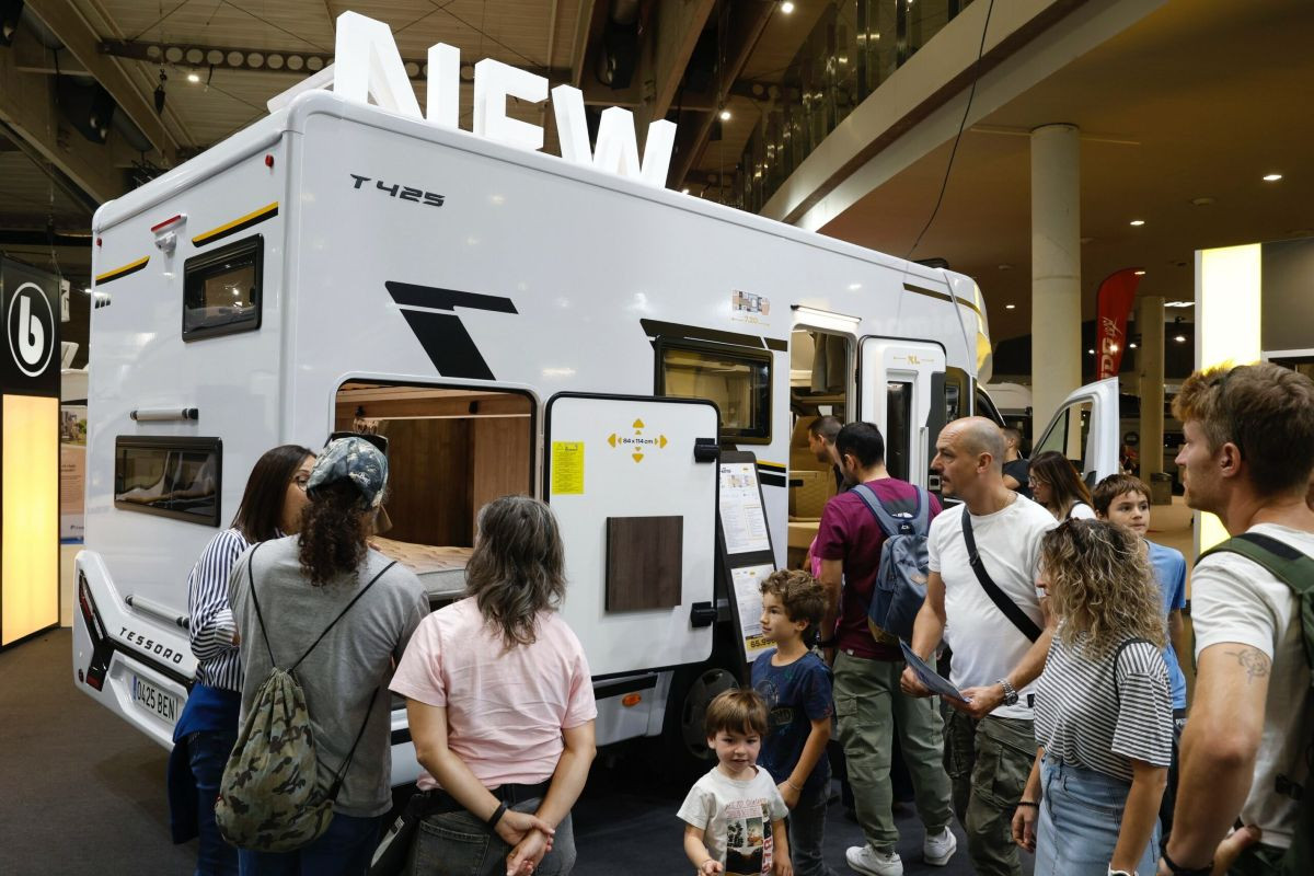 Salón del Caravaning recibe 60.000 visitantes: autocaravanas seducen a familias y viajeros jóvenes