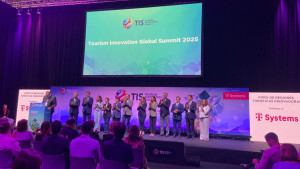 Trece Comunidades Autónomas firman en Sevilla un manifiesto para reforzar el liderazgo turístico español  