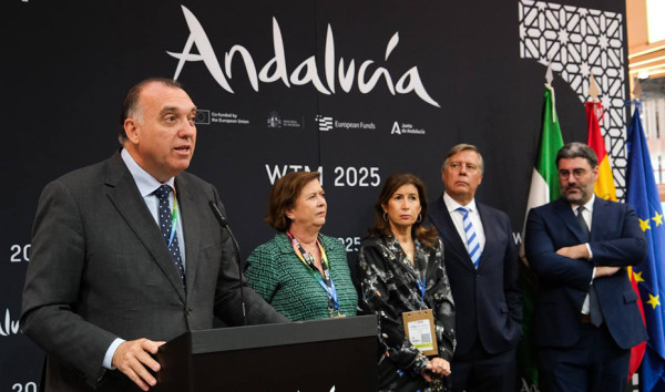 Andalucía superará en 2025 su récord de turistas británicos con más gasto y vuelos que nunca