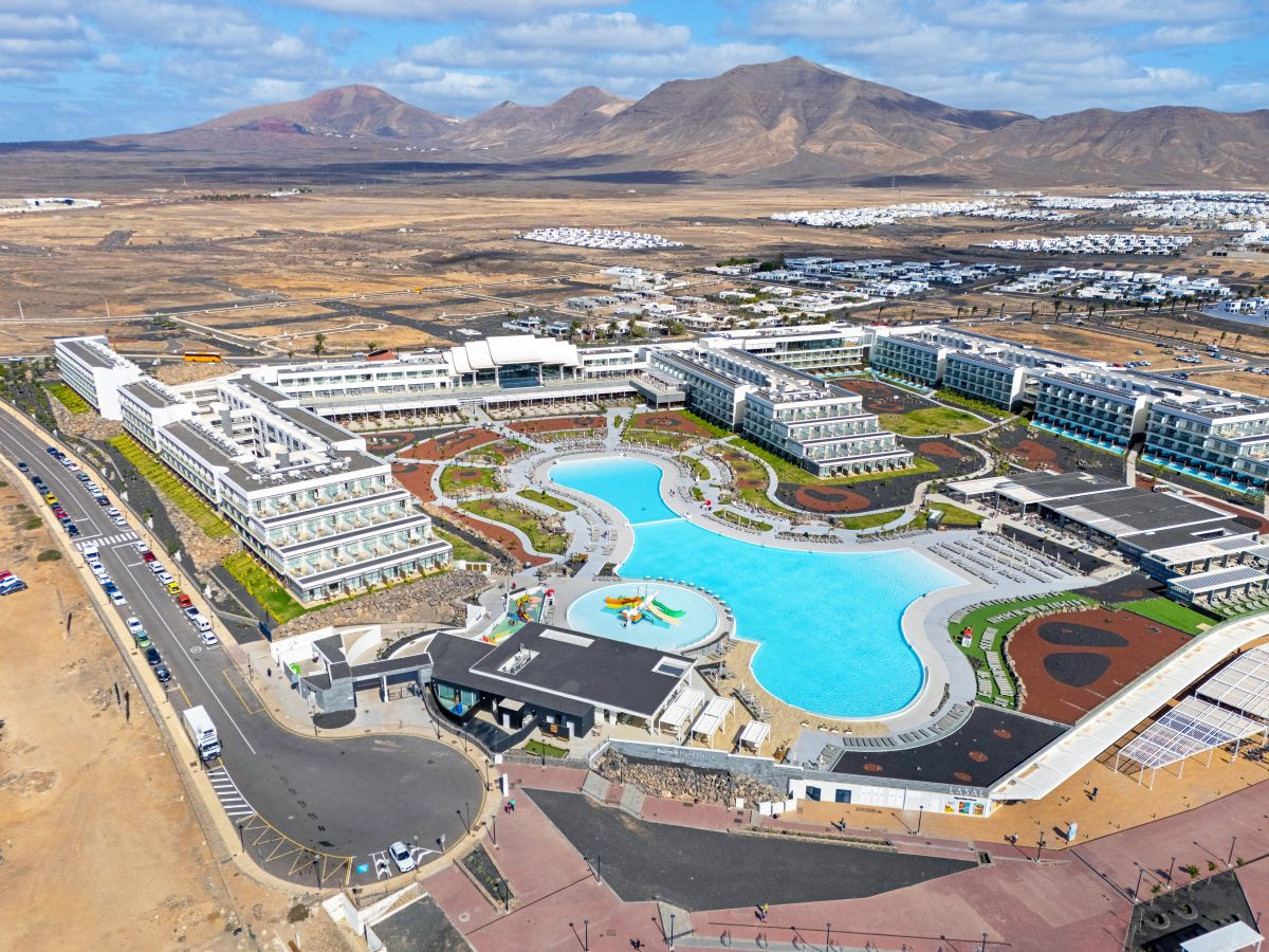 ¿En qué isla de España los turistas pasan más días en los hoteles?