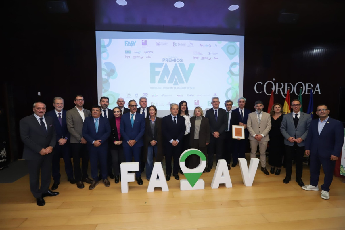 Las agencias andaluzas reconocen la trayectoria y excelencia: las imágenes de los premiados – Hosteltur