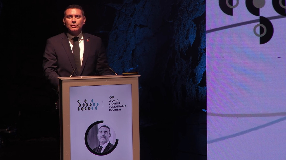 Lanzarote hace un llamamiento mundial para impulsar una nueva hoja de ruta hacia un turismo sostenible