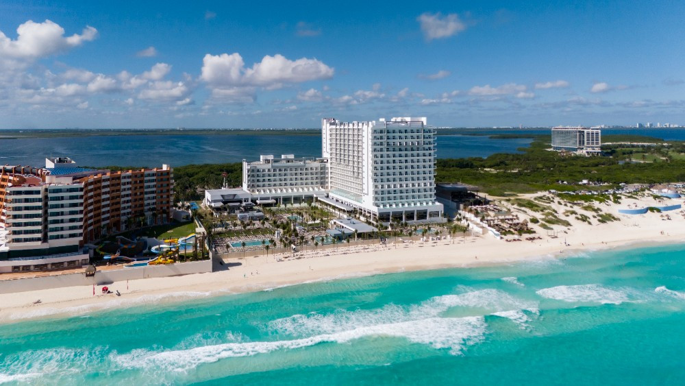 RIU Hotels & Resorts abre su sexto hotel en Canc&uacute;n: el Riu Ventura