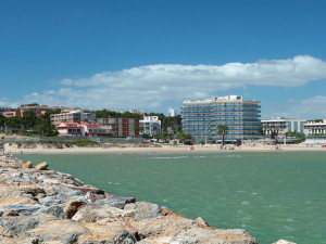 La Costa Dorada vive "el año más desestacionalizado de su historia" 