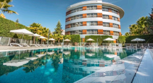 El hotel Abades Nevada Palace de Granada cambia de propietario pero no de gestor