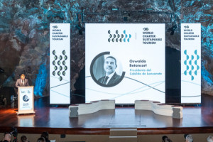 Lanzarote: "El sobreturismo se combate con datos, planificación y priorización del interés general"