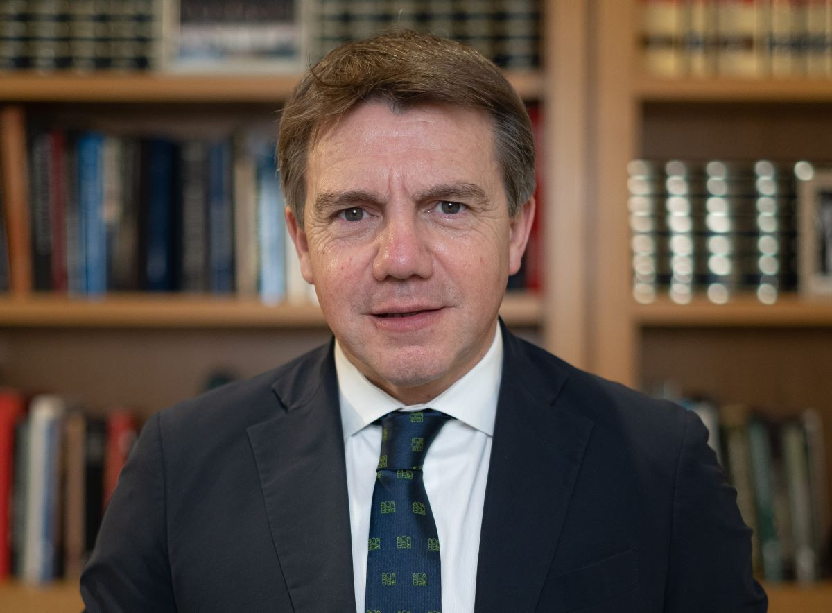 El empleo en hosteler&iacute;a crece un 2% en 2025 y roza los 1,9 millones de trabajadores