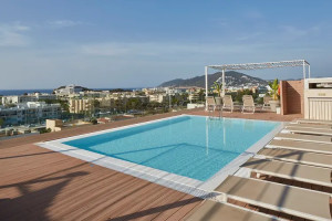 Invisa Hoteles crece con un hotel y apartamentos en gestión en Ibiza