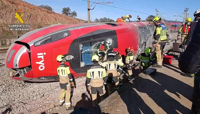 Accidente ferroviario de Adamuz: siguen los trabajos por cuarto d&iacute;a y con muchas inc&oacute;gnitas