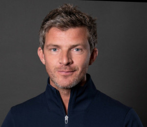 Relevo al frente de Kayak con Peer Bueller como nuevo CEO