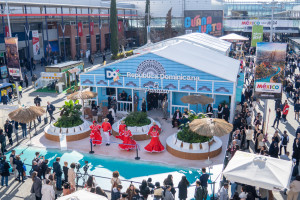 La Casita Dominicana: identidad, cercanía y negocio en el corazón de Fitur