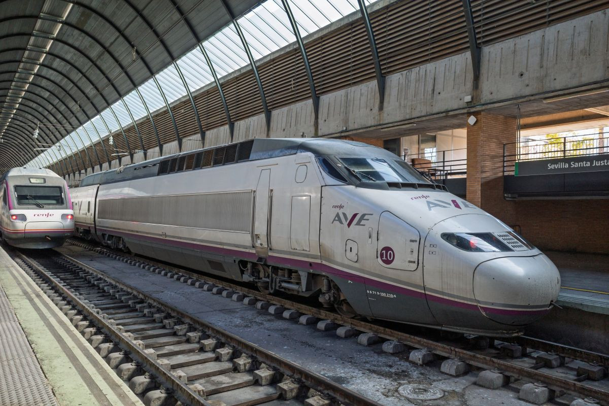 Trenes de alta velocidad vuelven a circular hoy entre Madrid y Seviilla