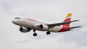 Iberia estudia poner en marcha un ERE voluntario a petición de sus trabajadores