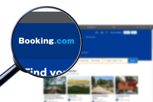 Los beneficios de la matriz de Booking caen un 8%, aunque con mejora del dividendo