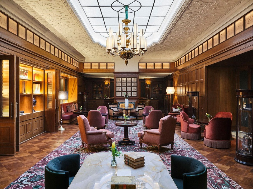 El dueño de Bluesea negocia adquirir la fábrica de muebles de lujo de los hoteles más exclusivos