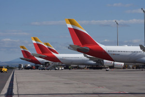 Iberia pone fin al tope de precios entre Madrid y Barcelona este lunes