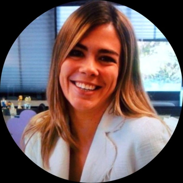 IAG7 ficha de VECI a su nueva responsable de Contrataci&oacute;n 