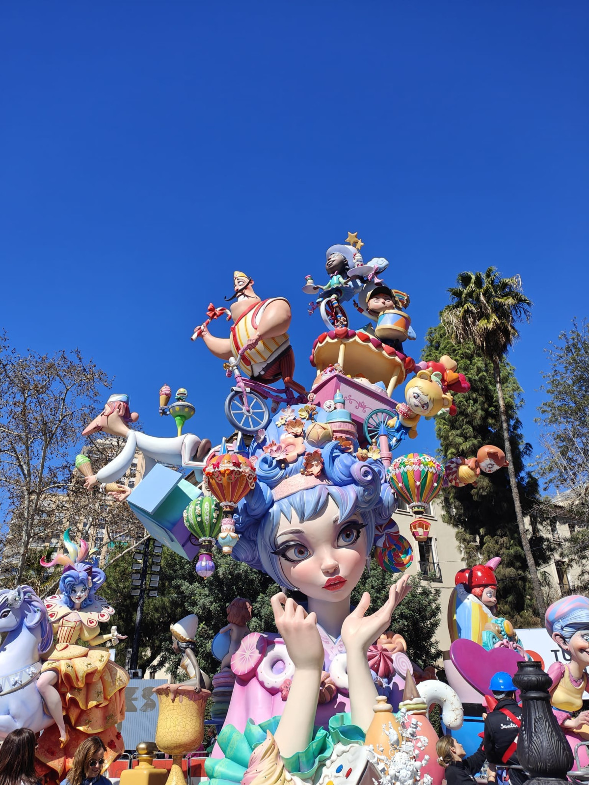 Campings cerca de Valencia para las Fallas: d&oacute;nde alojarse y qu&eacute; comer durante la fiesta