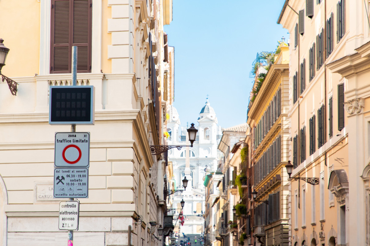 Roma pone precio a circular por su centro hist&oacute;rico: 1.000 euros al a&ntilde;o para coches el&eacute;ctricos y 2.000 para combusti