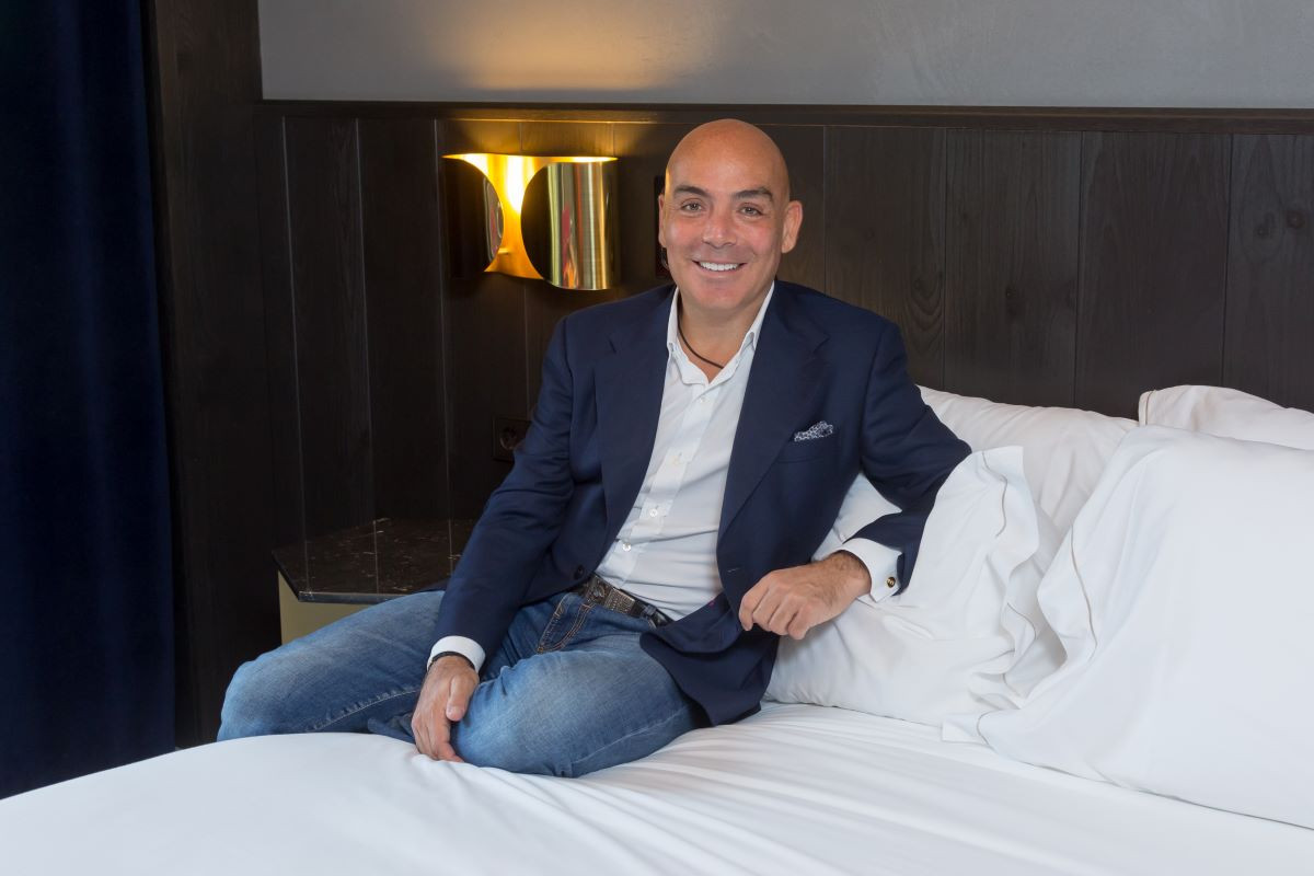 La IA ag&eacute;ntica da &ldquo;vida&rdquo; a los anfitriones que personifican los hoteles de Room Mate