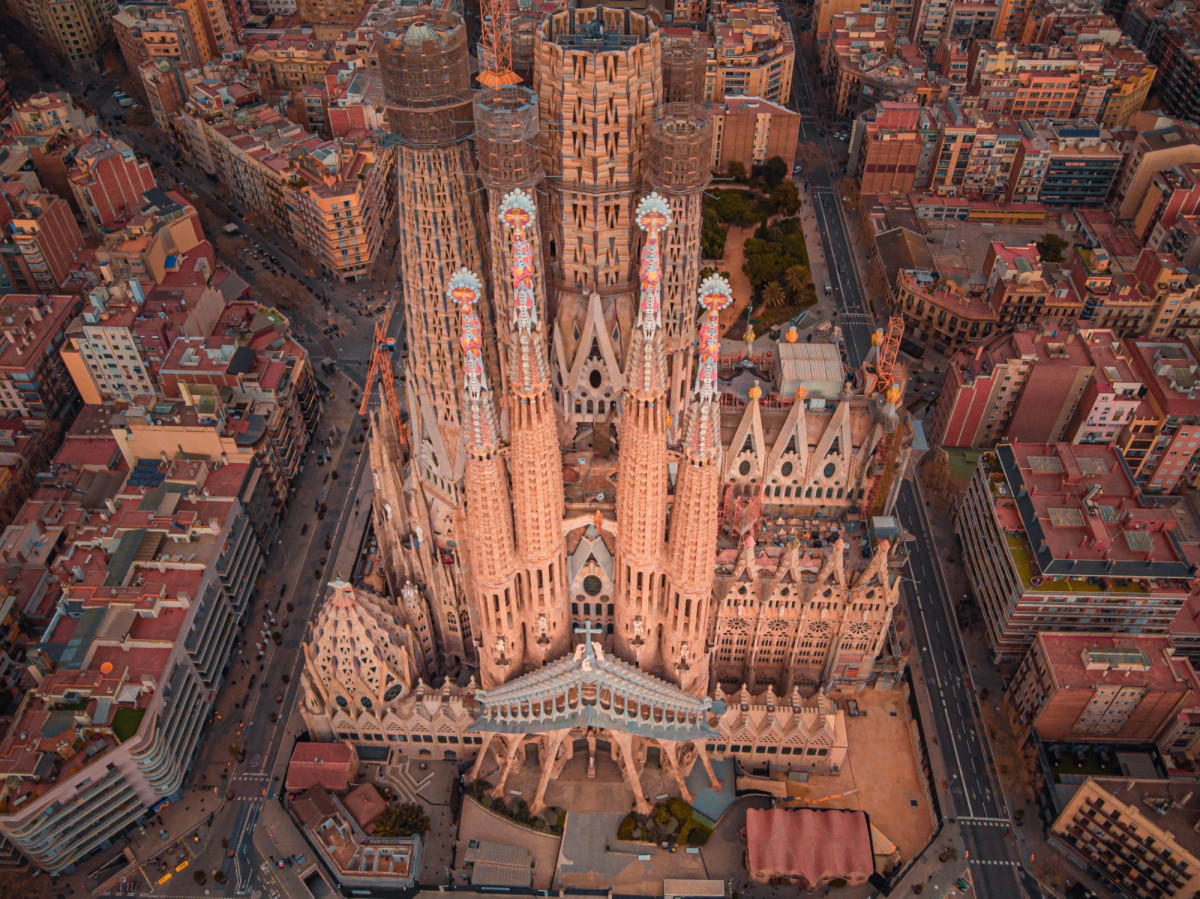 La Sagrada Familia marca un nuevo r&eacute;cord: casi 4,9 millones de visitantes en 2025