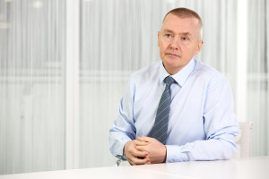 La aerolínea IndiGo ficha al director general de IATA, Willie Walsh, para dirigir su negocio