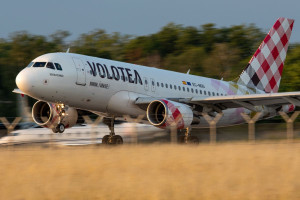 Volotea cancela vuelos programados en abril por el precio del combustible