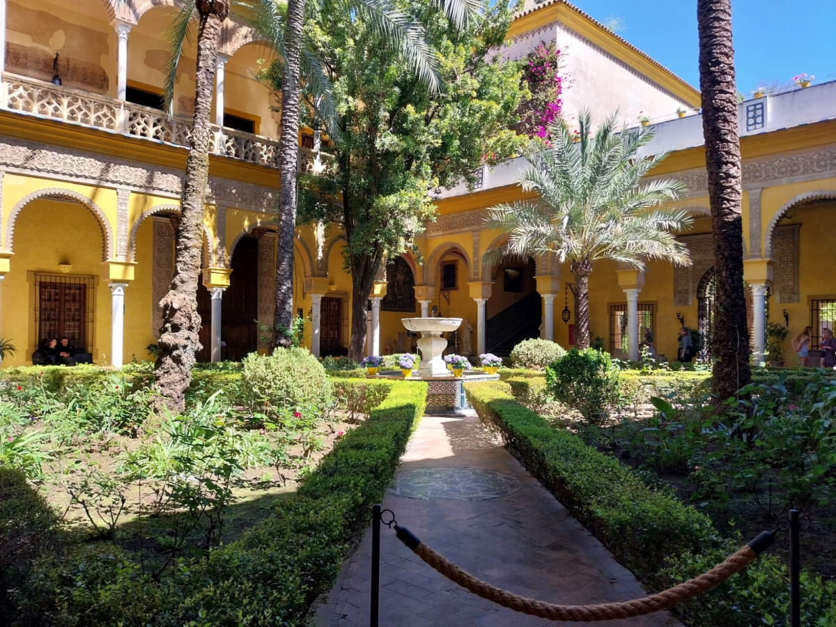 Fiestas de primavera en Sevilla: elevar la experiencia apoyando el arte local