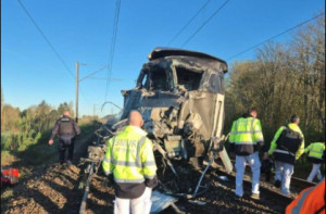 Un tren de alta velocidad francés choca contra un camión entre Dunkerque y París